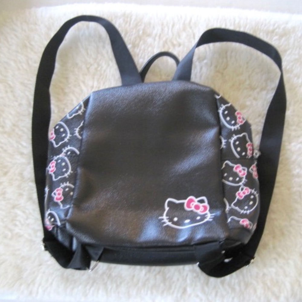 Hello Kitty Mini Backpack - Picture 3 of 9